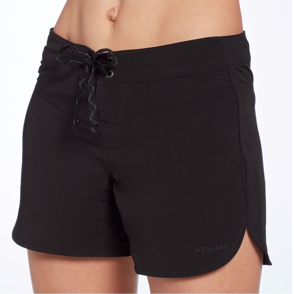 Patagonia Black Wavefarer Shorts Size 4